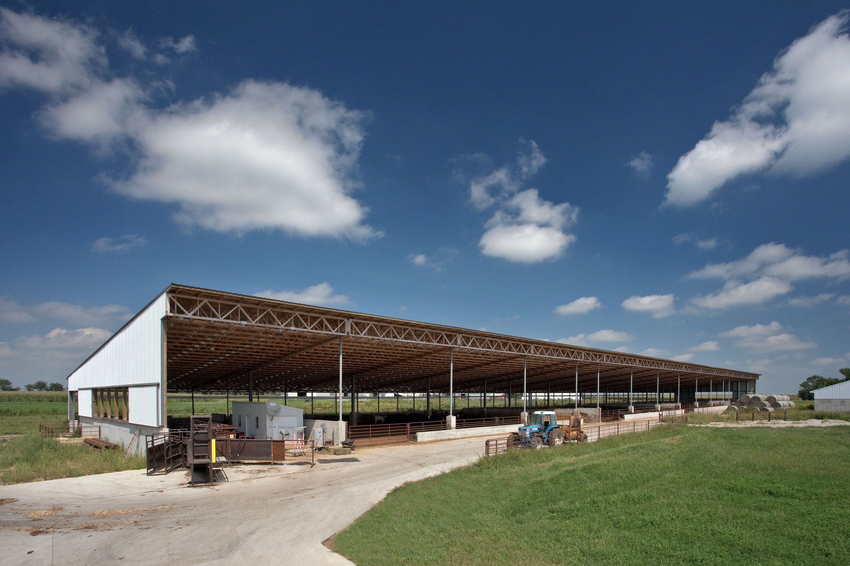 Beef Barns How to Build a Monoslope Facility Summit Livestock